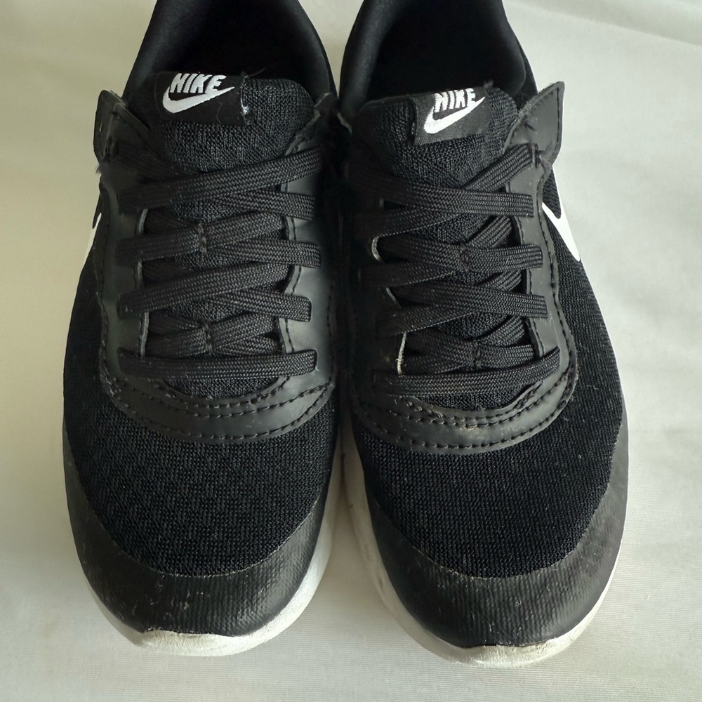 Nike Boy’s Black and White Sneakers - velcro